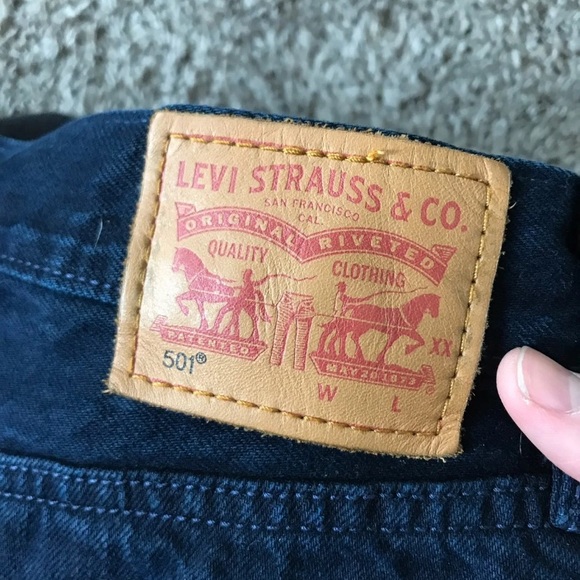 Levi Shorts - Picture 4 of 4